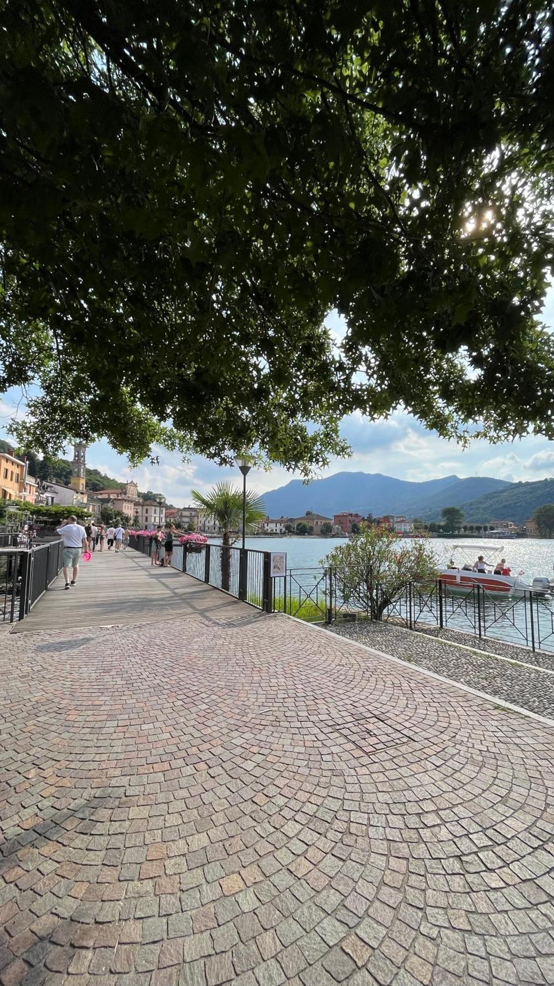 Ceresio - Lake & Mountain Apartment Porto Ceresio Bagian luar foto